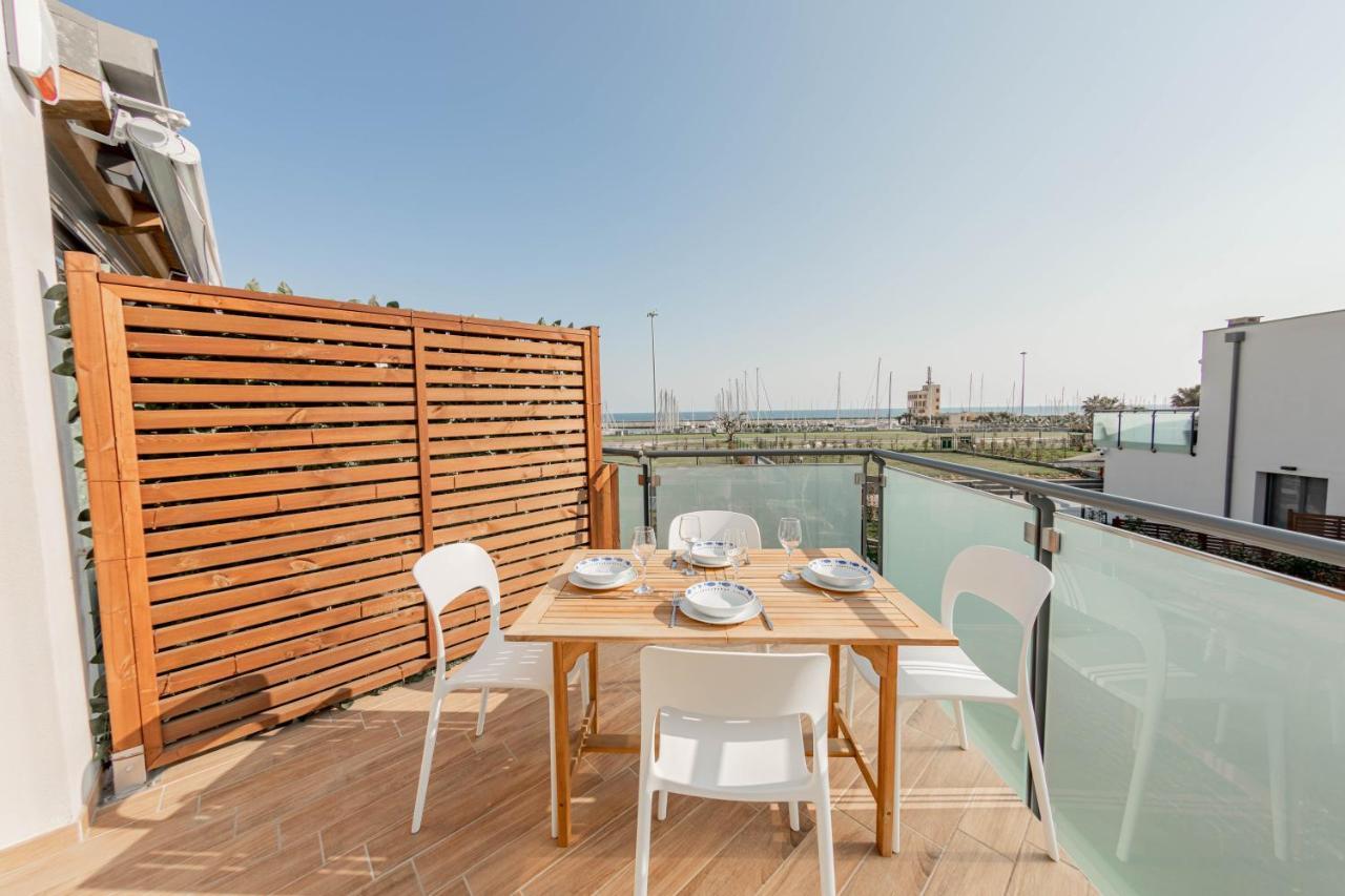 H11 Luxury 12B Porto - Piscina - Jacuzzi Leilighet Santo Stefano al Mare Eksteriør bilde