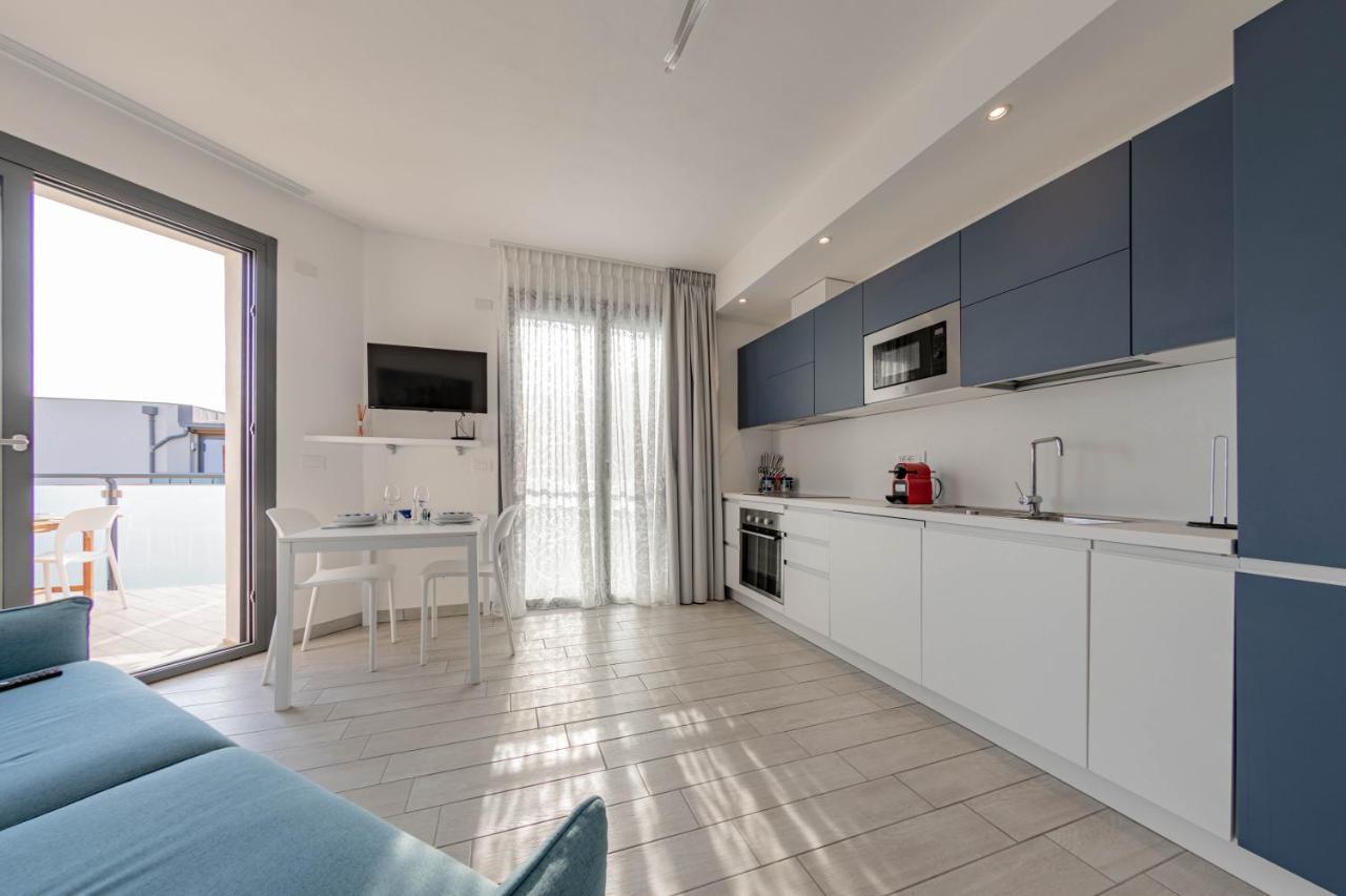 H11 Luxury 12B Porto - Piscina - Jacuzzi Leilighet Santo Stefano al Mare Eksteriør bilde
