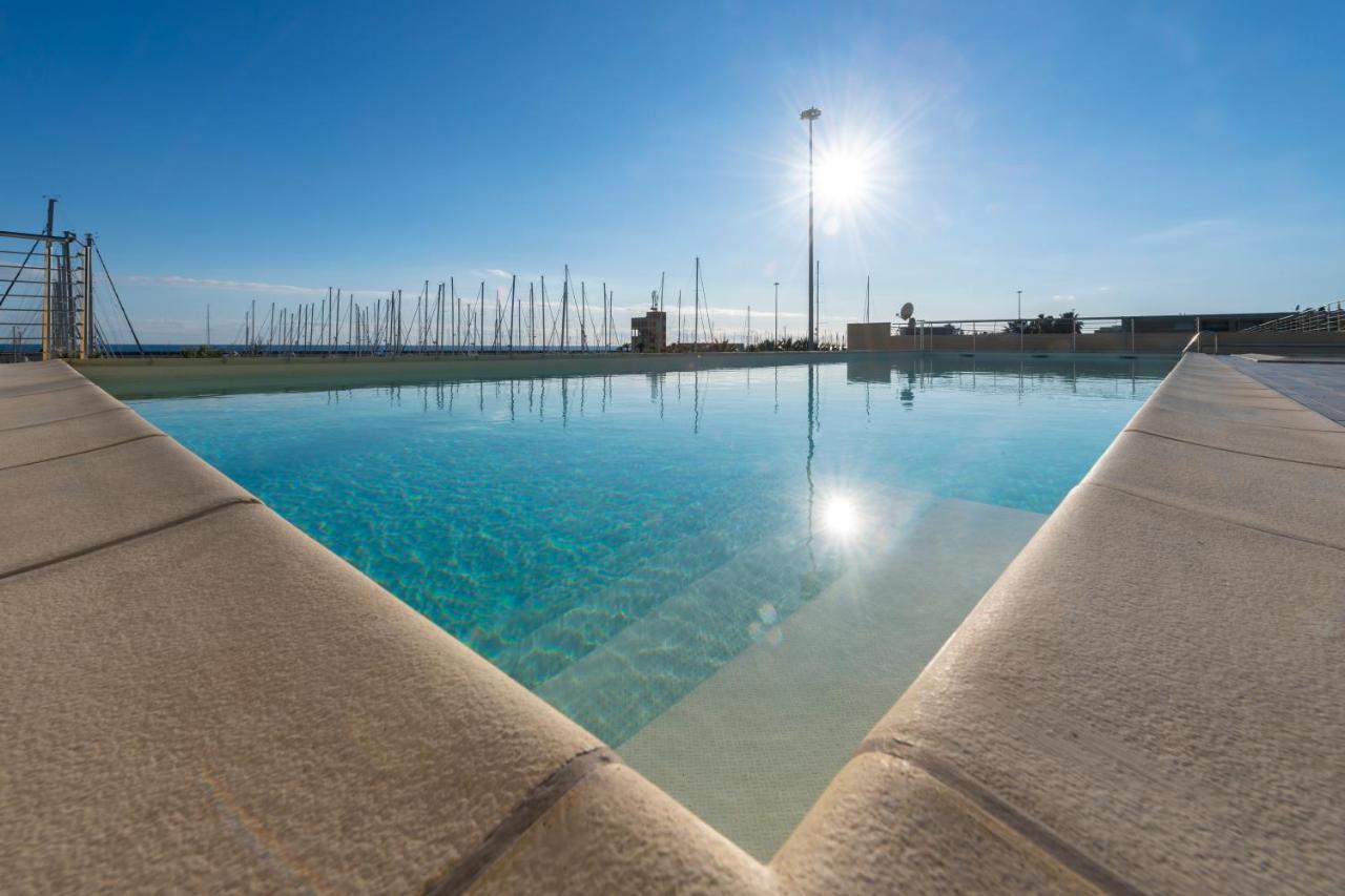 H11 Luxury 12B Porto - Piscina - Jacuzzi Leilighet Santo Stefano al Mare Eksteriør bilde
